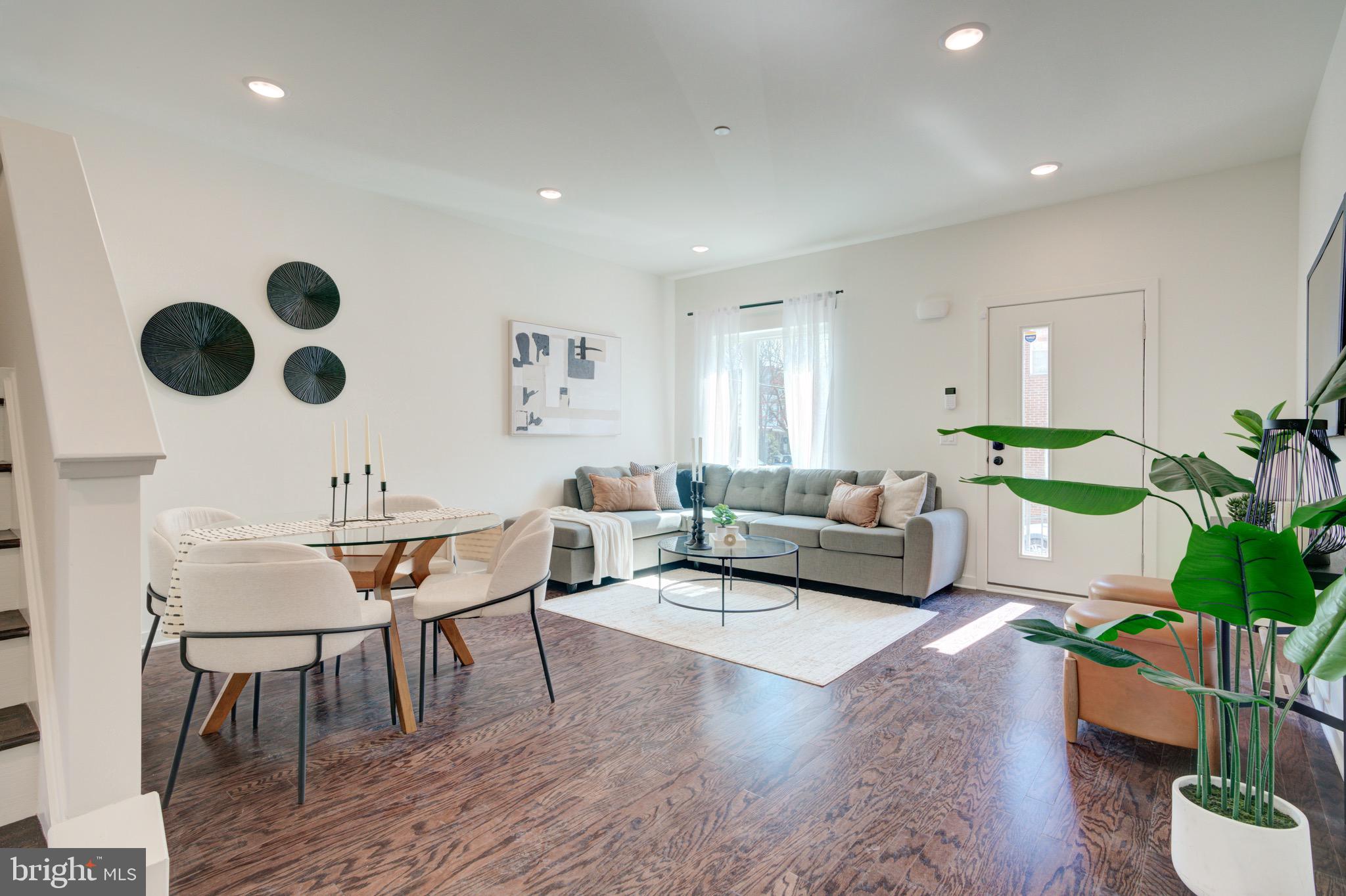 EAST KENSINGTON - Residential