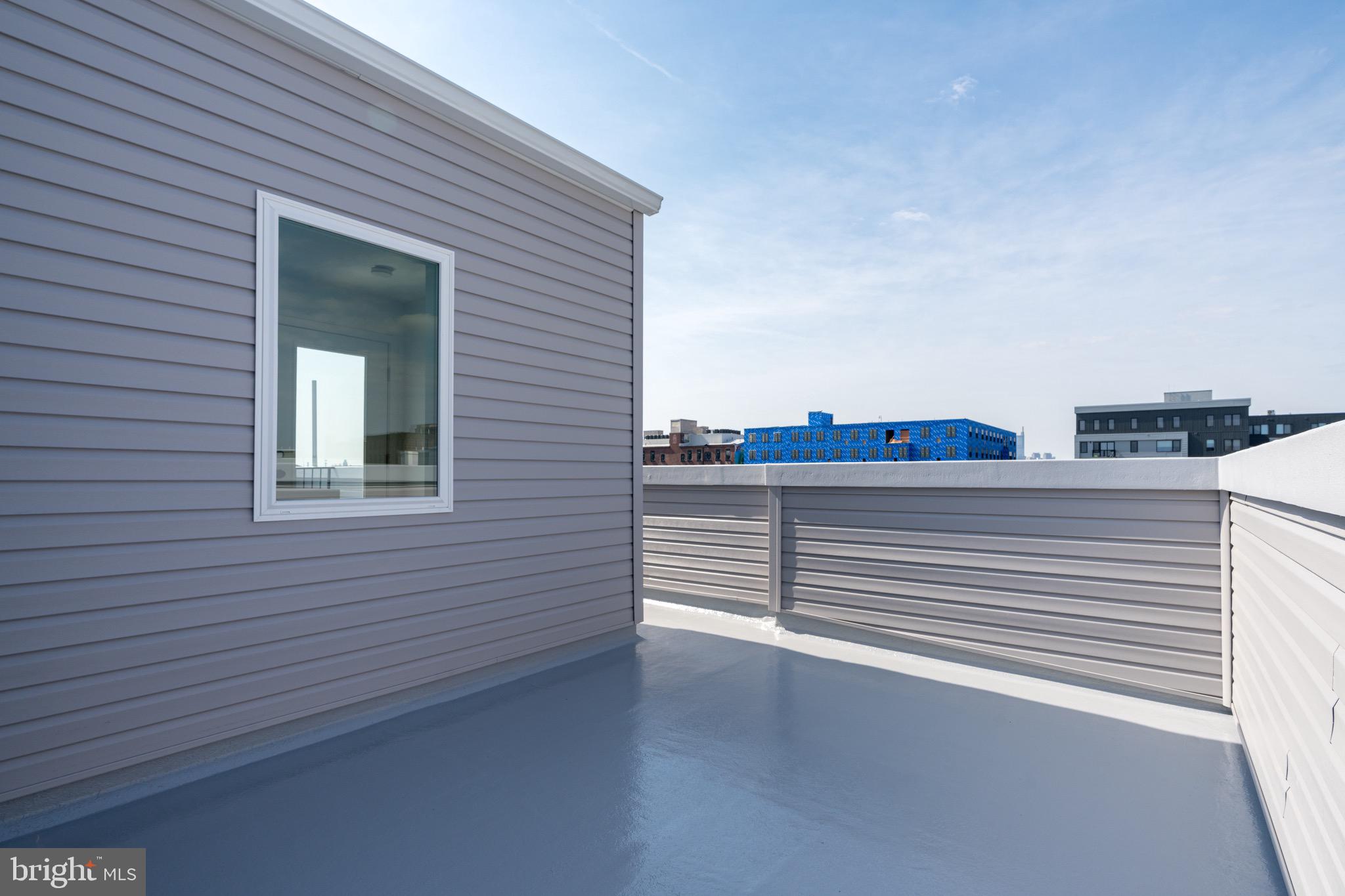 EAST KENSINGTON - Residential