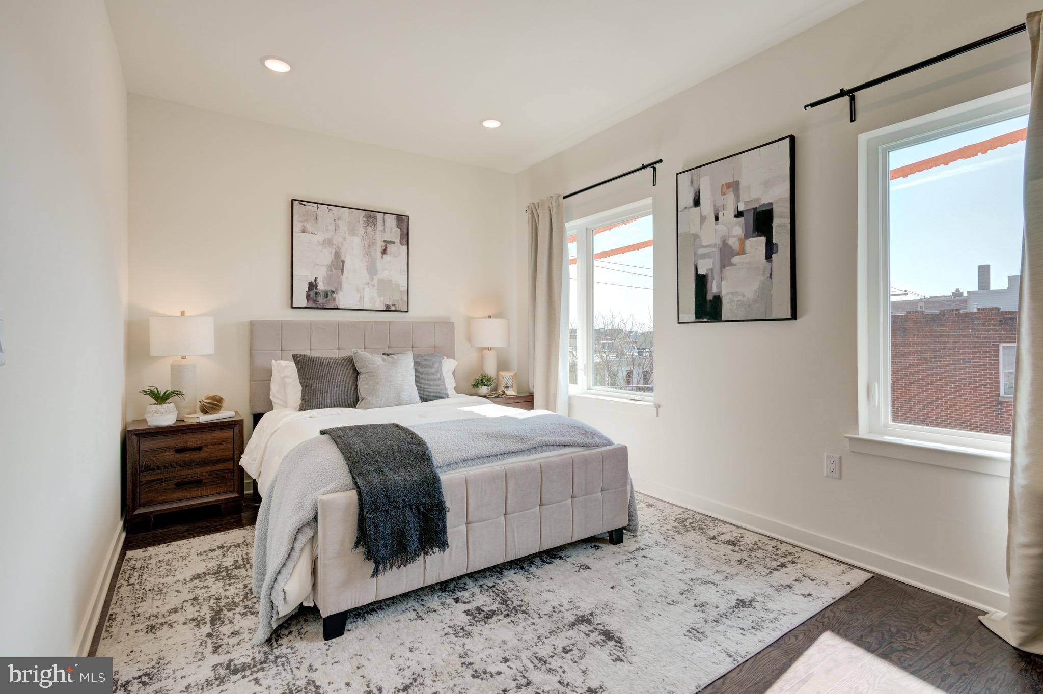 EAST KENSINGTON - Residential