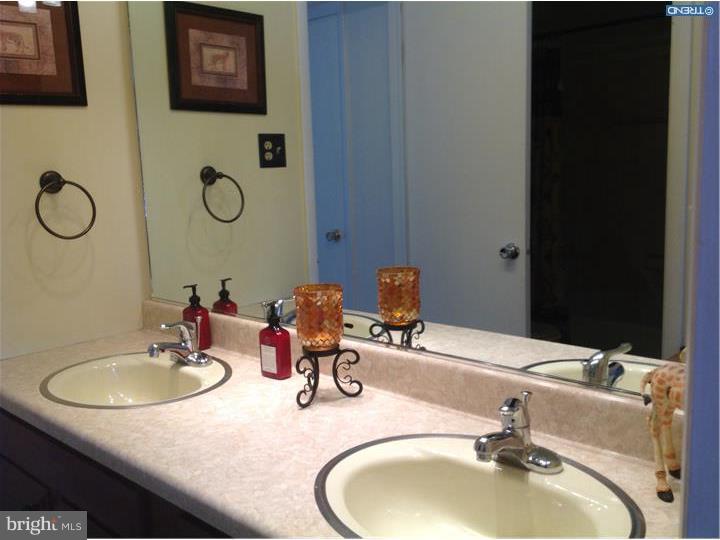 WEST HILLS - Residential