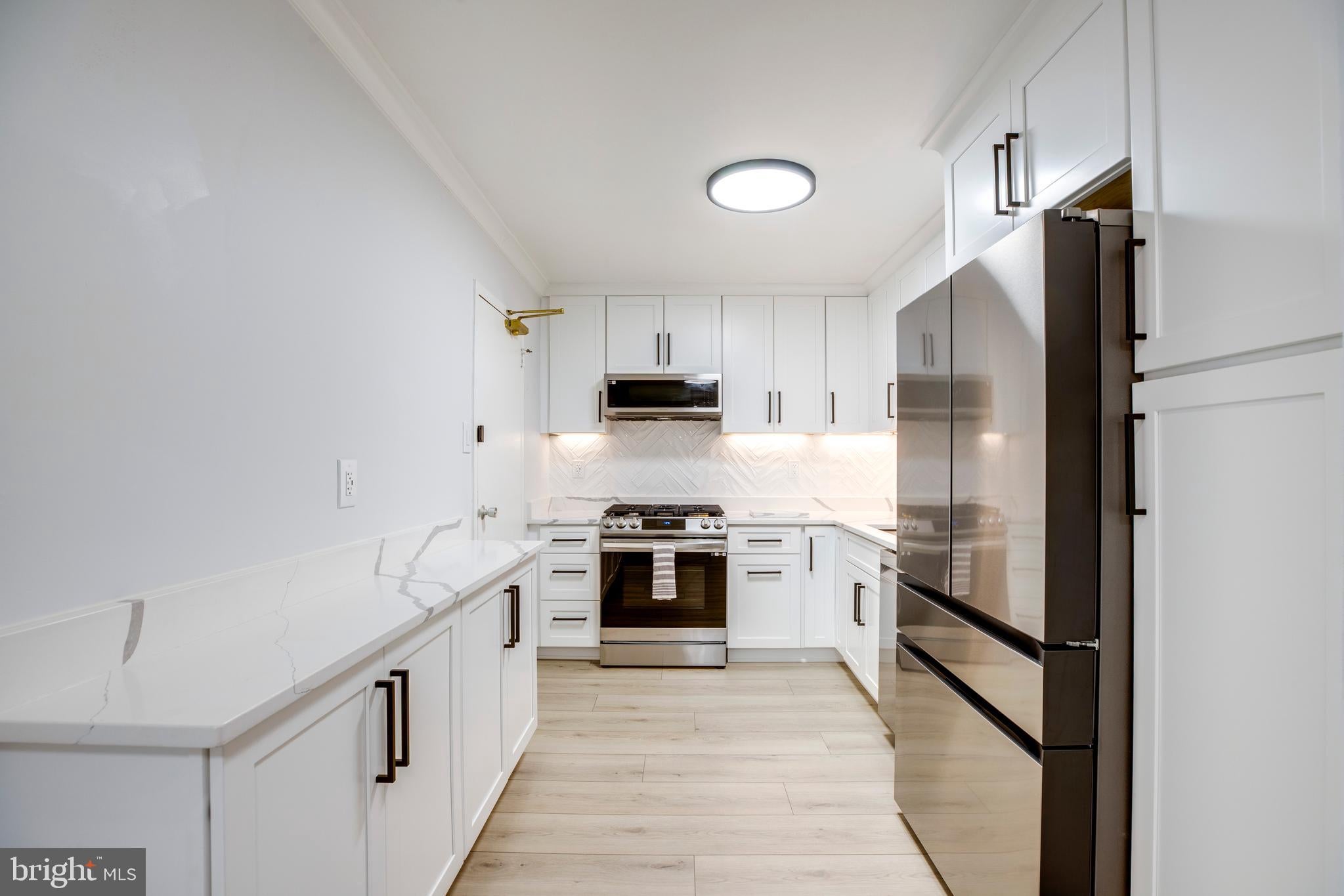 1300 ARMY NAVY DRIVE 814