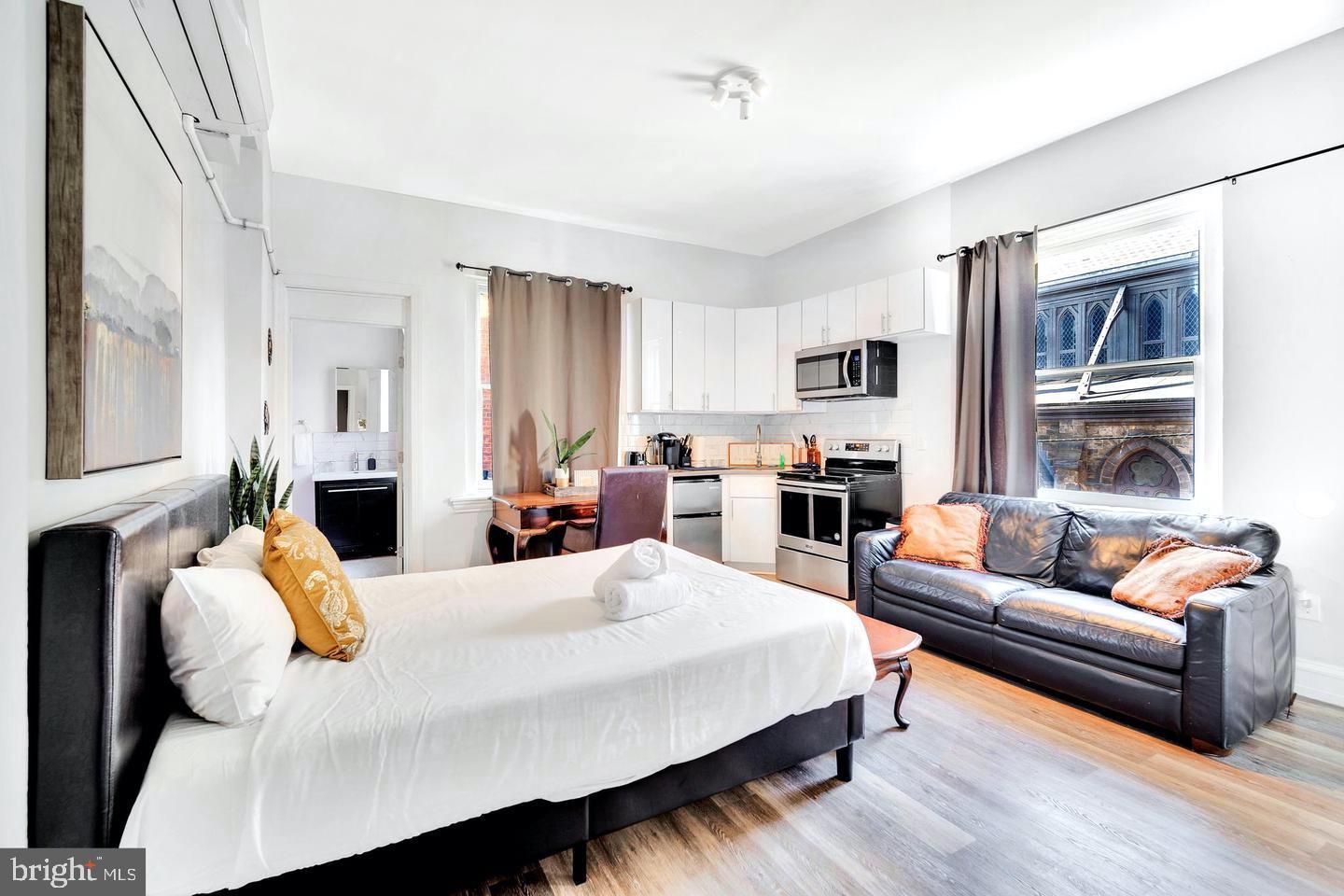 FITLER SQUARE - Residential Income