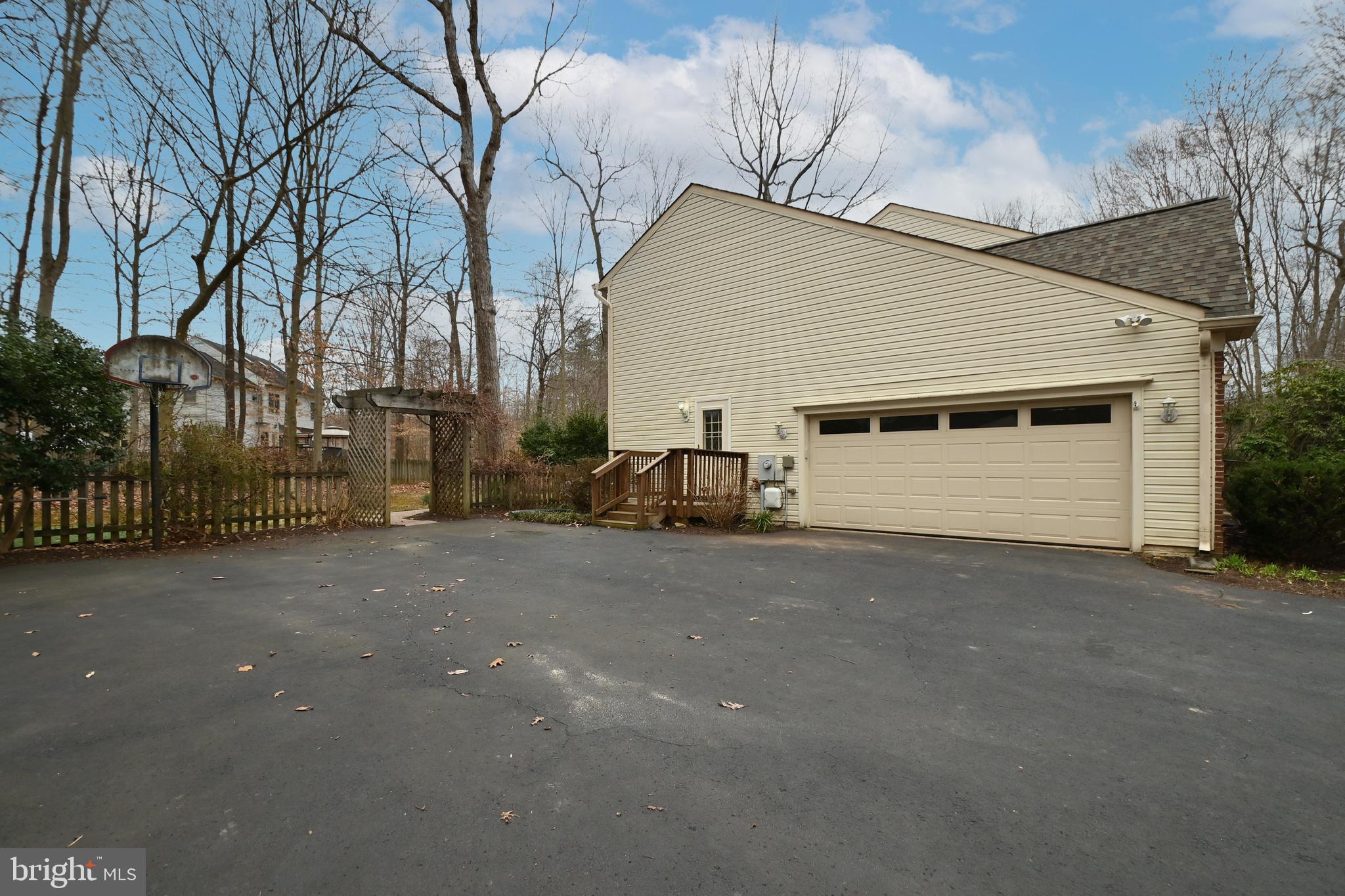 COLONY CREEK - Residential