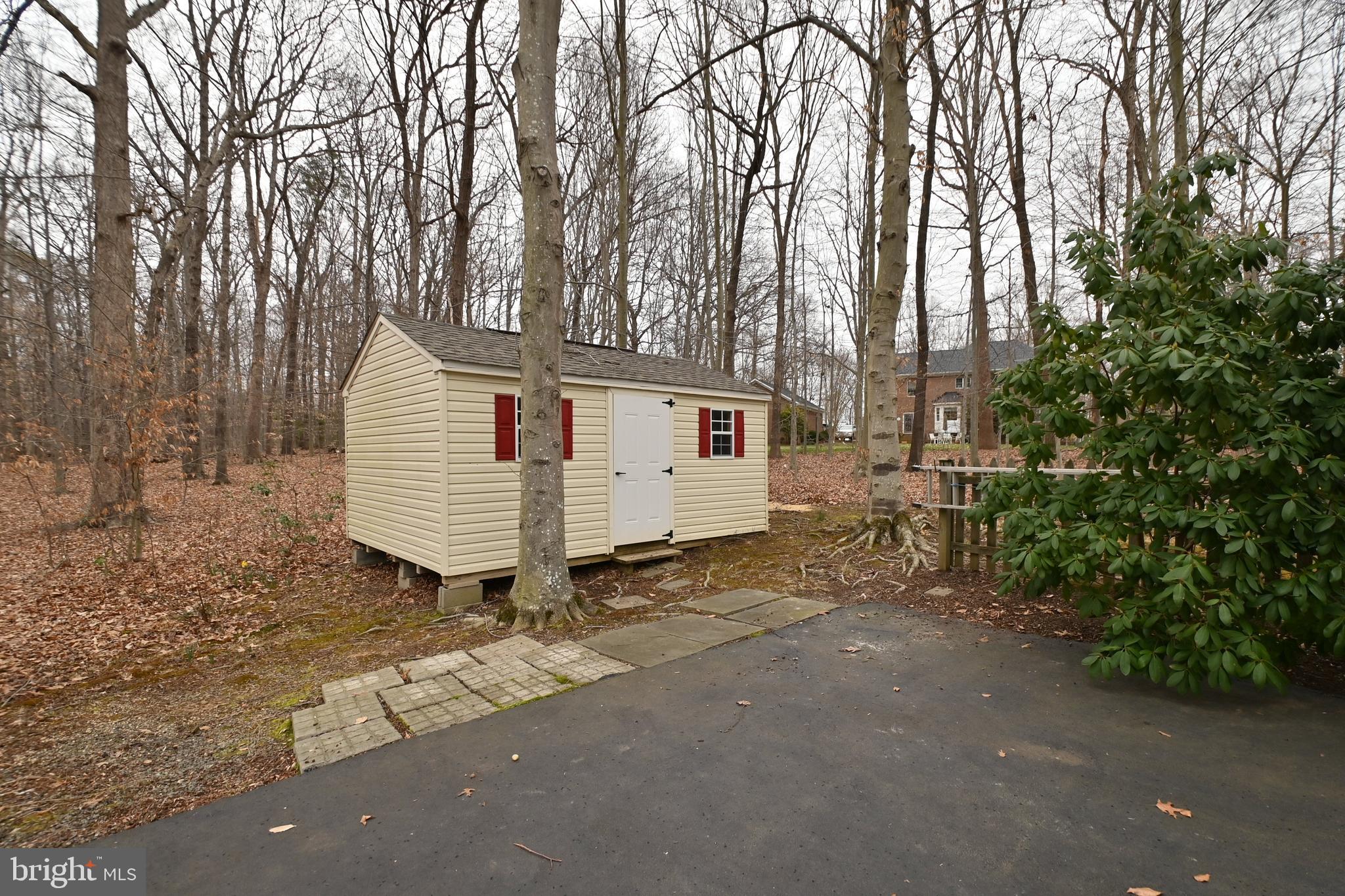 COLONY CREEK - Residential