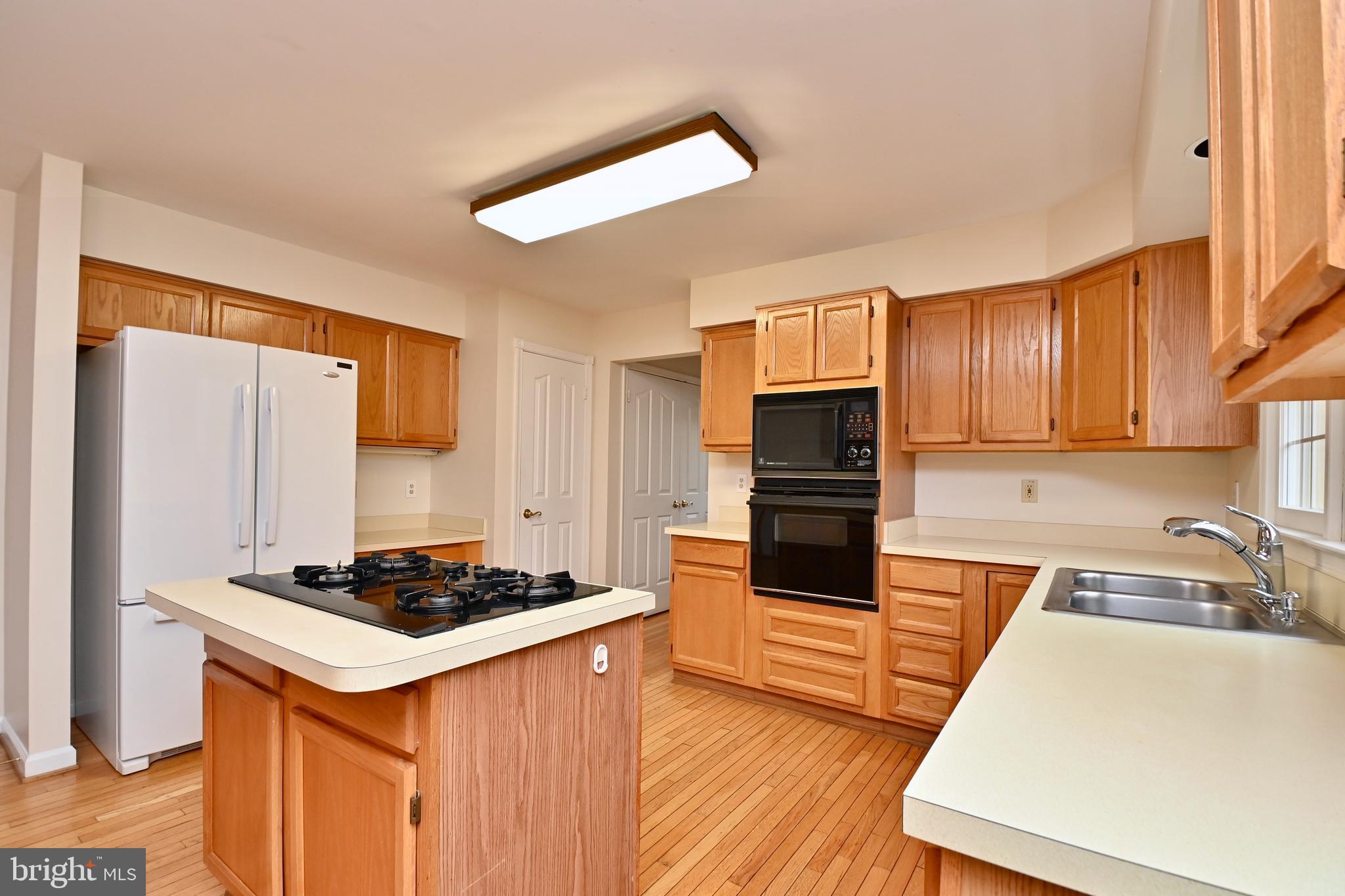 COLONY CREEK - Residential