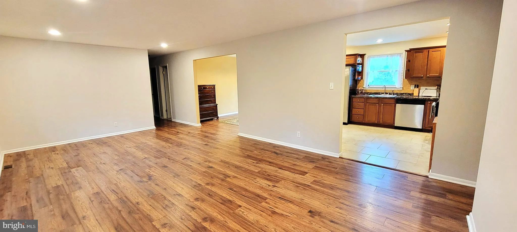 Northfield, New Jersey 08225, United States, 3 Bedrooms Bedrooms, ,2 BathroomsBathrooms,Residential,Active,194542