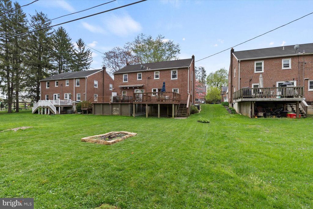 Photo of 1021 Edgemoor Court, Lancaster, PA 17601 (MLS # PALA2049382)