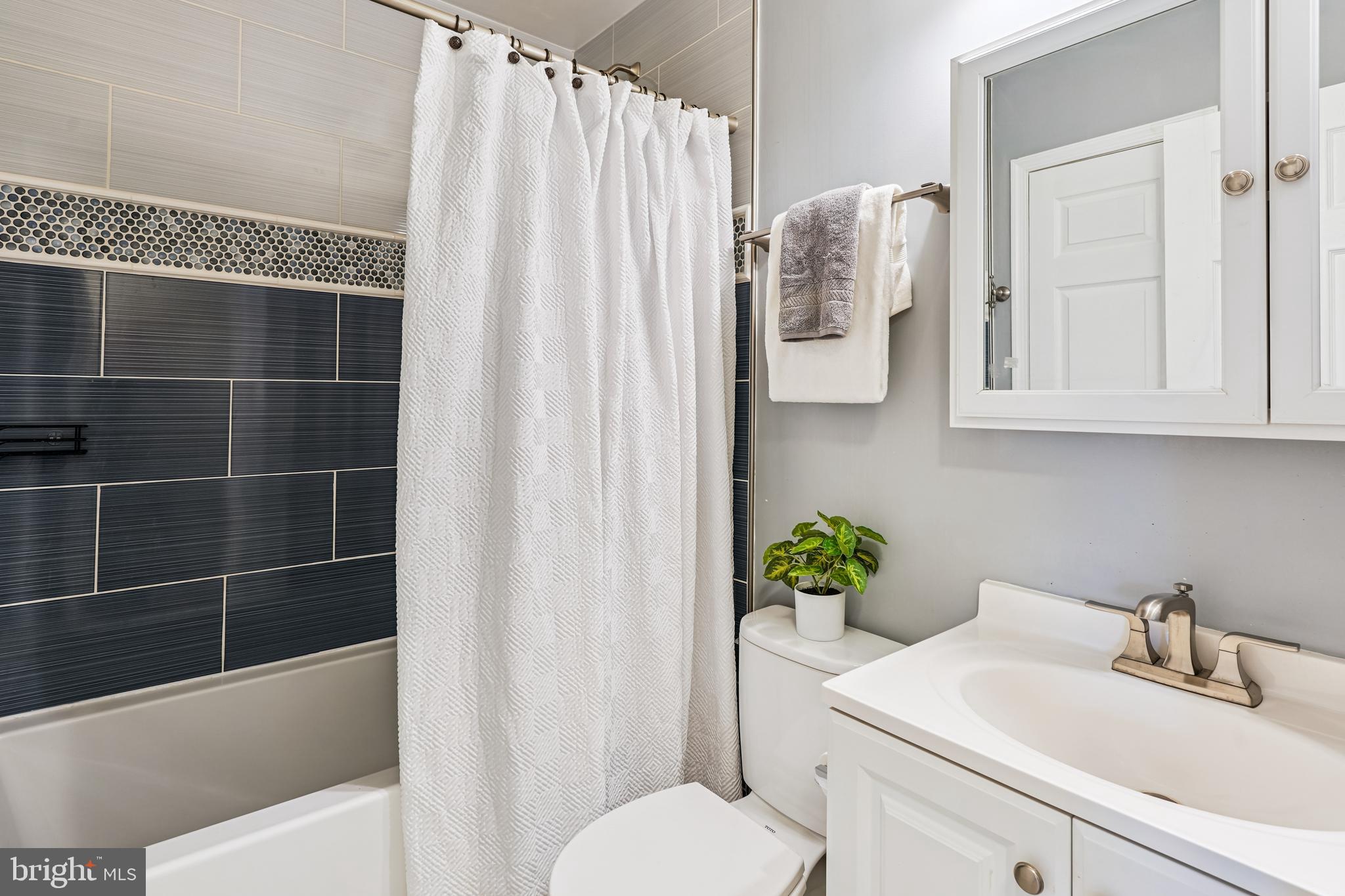 ROCKSHIRE TOWNHOMES - Residential