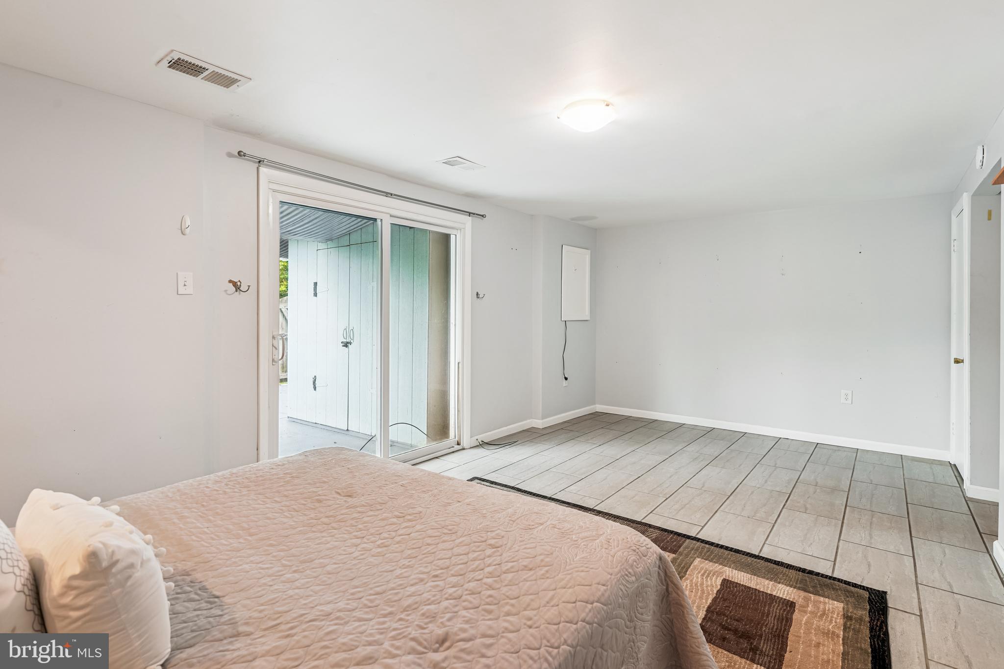 ROCKSHIRE TOWNHOMES - Residential