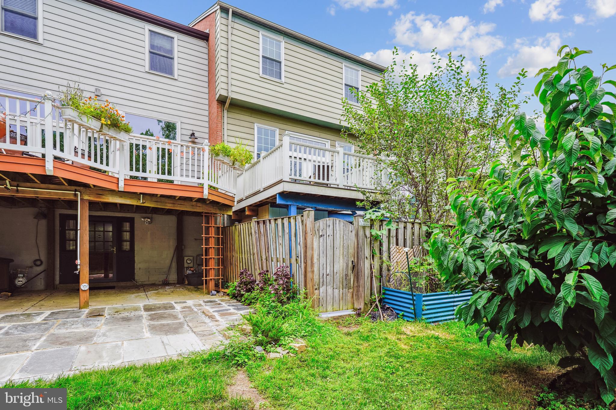 ROCKSHIRE TOWNHOMES - Residential