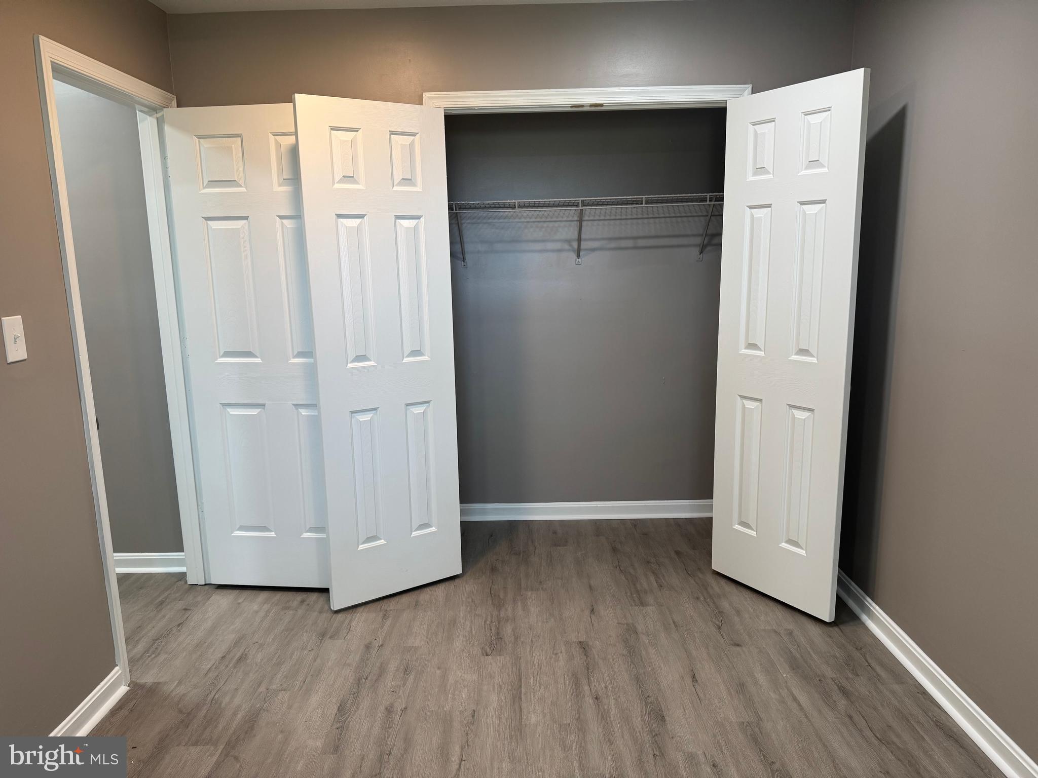 GLENARDEN TOWNS - Residential Lease