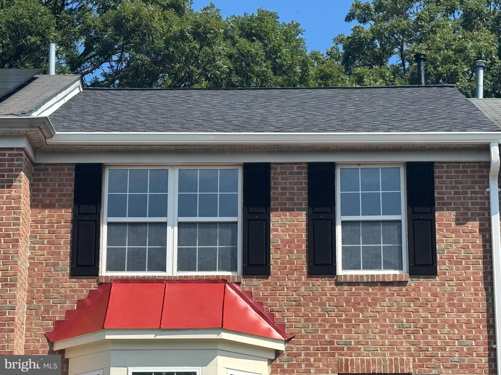 GLENARDEN TOWNS - Residential Lease