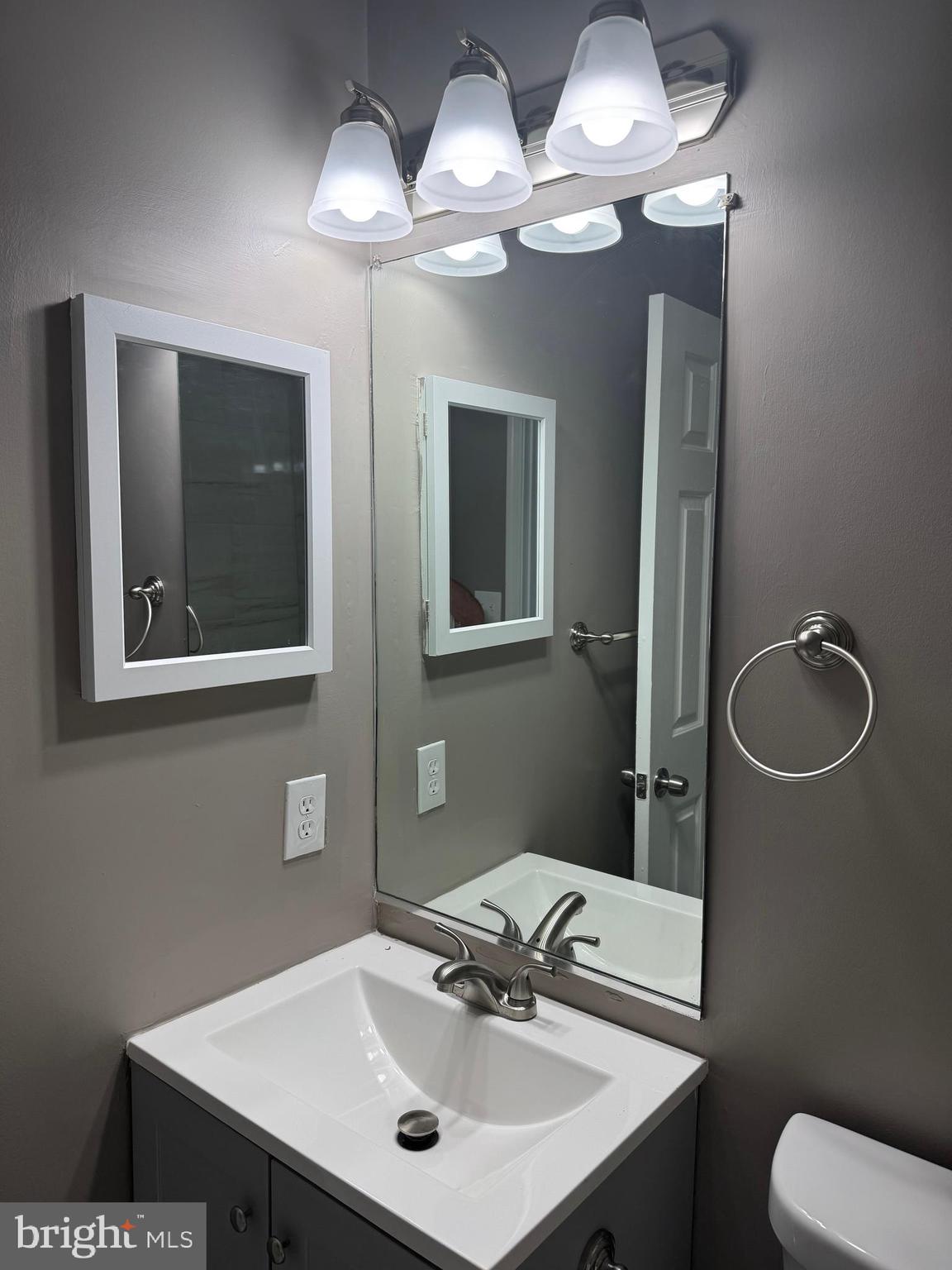 GLENARDEN TOWNS - Residential Lease