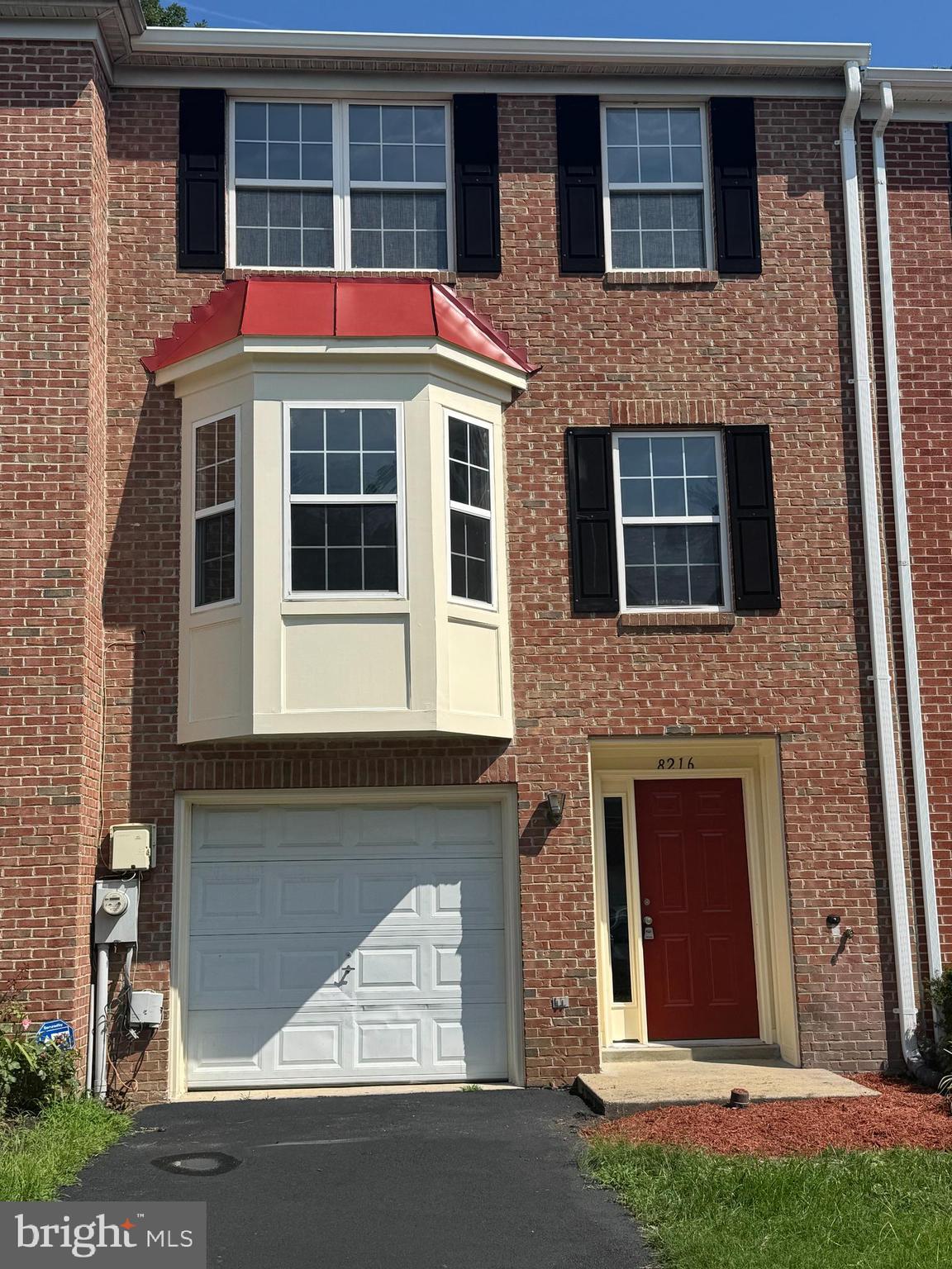 GLENARDEN TOWNS - Residential Lease