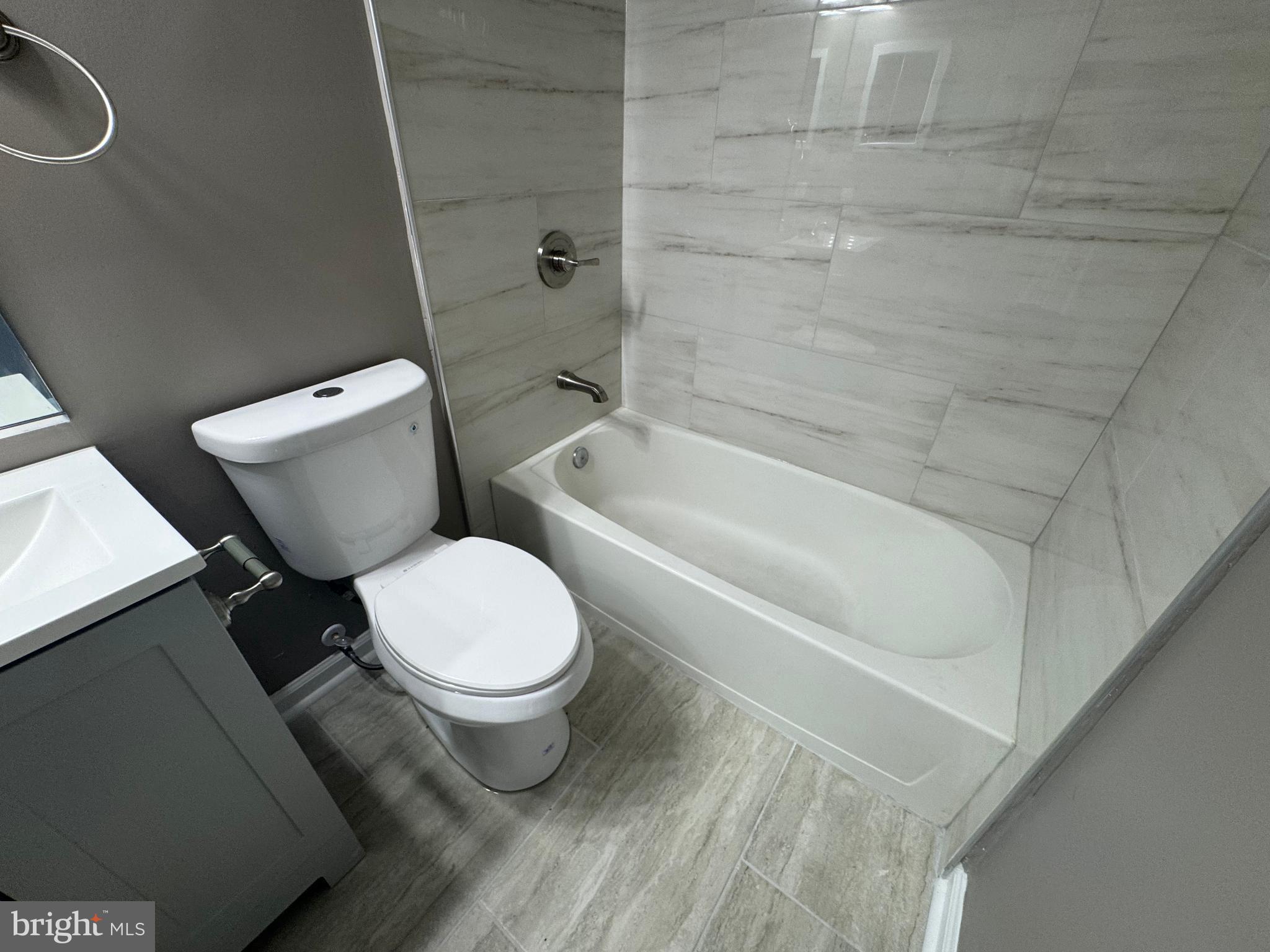 GLENARDEN TOWNS - Residential Lease