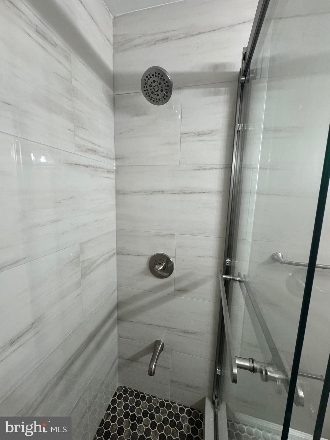 GLENARDEN TOWNS - Residential Lease