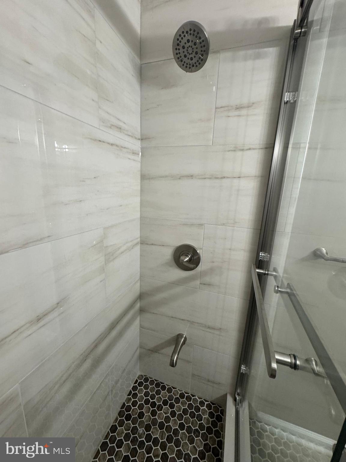 GLENARDEN TOWNS - Residential Lease