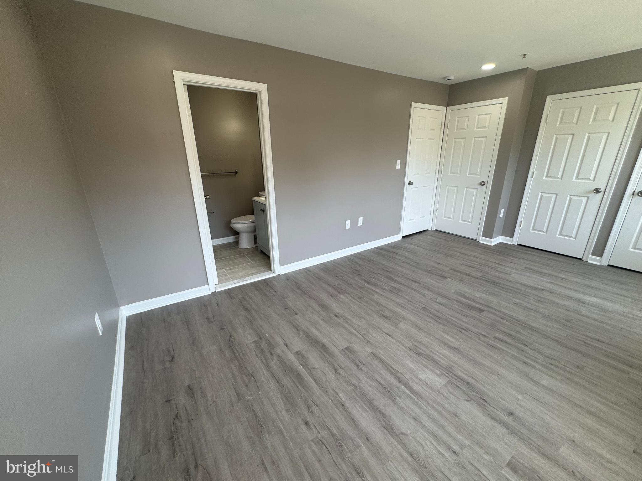 GLENARDEN TOWNS - Residential Lease