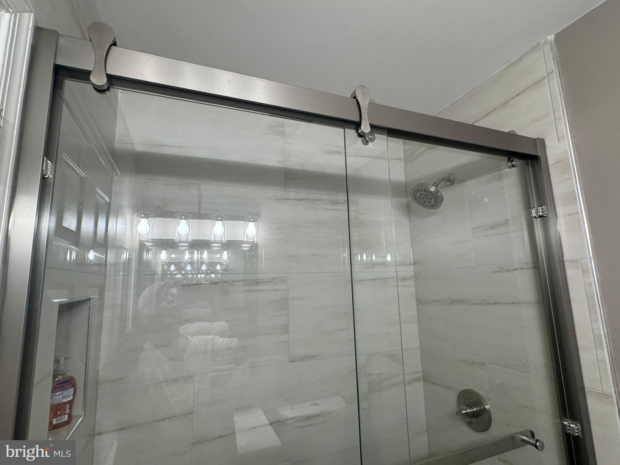 GLENARDEN TOWNS - Residential Lease