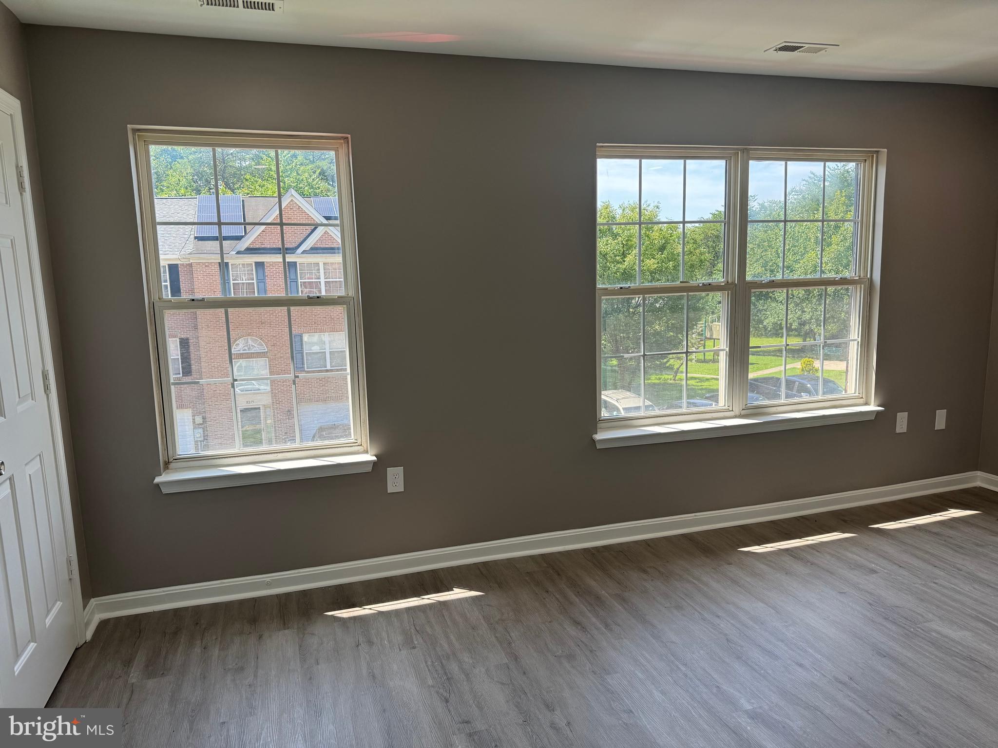 GLENARDEN TOWNS - Residential Lease