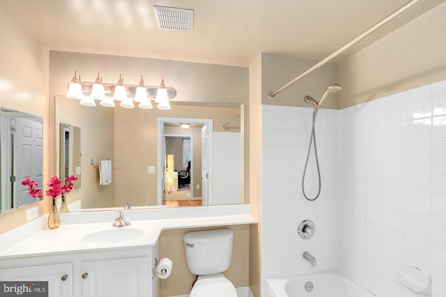 THE GALLERY - Residential Lease