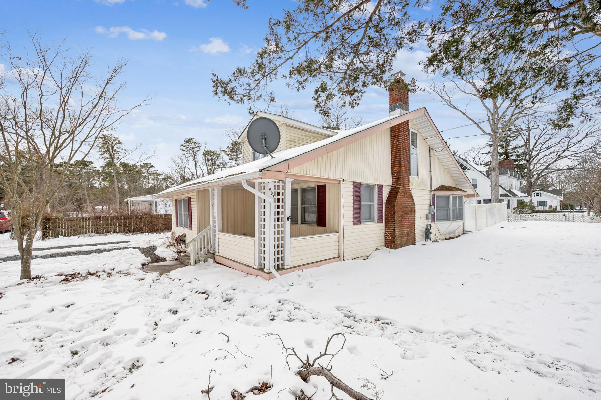 602 S LAKESHORE DRIVE