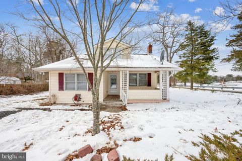 Photo of 602 S Lakeshore Drive, BROWNS MILLS, NJ 08015 (MLS # NJBL2105292)