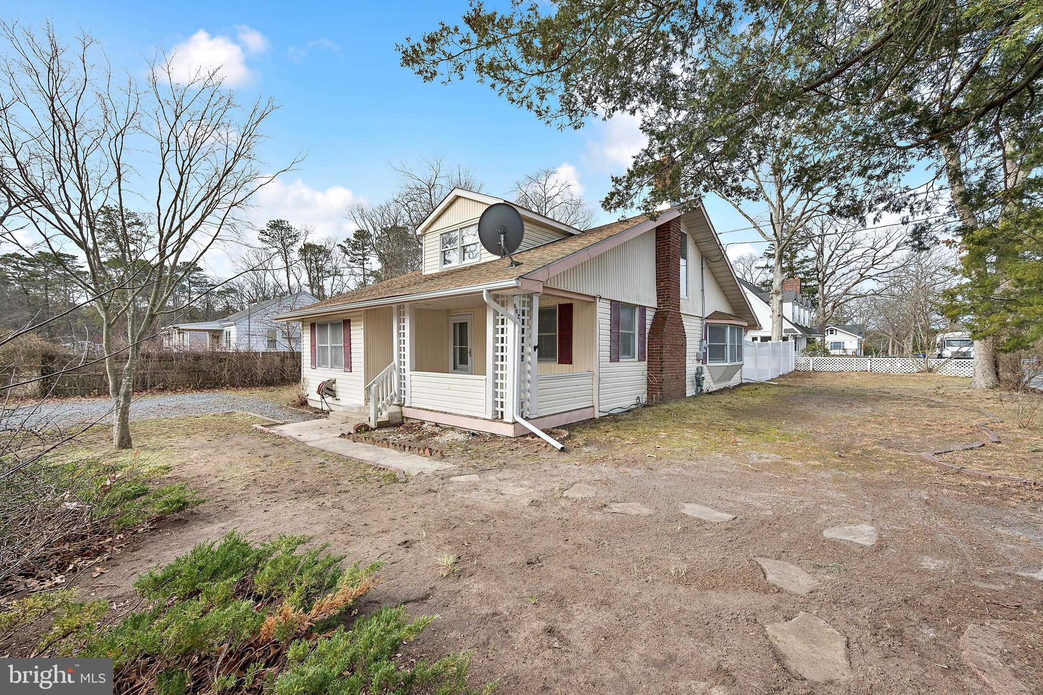 602 S LAKESHORE DRIVE