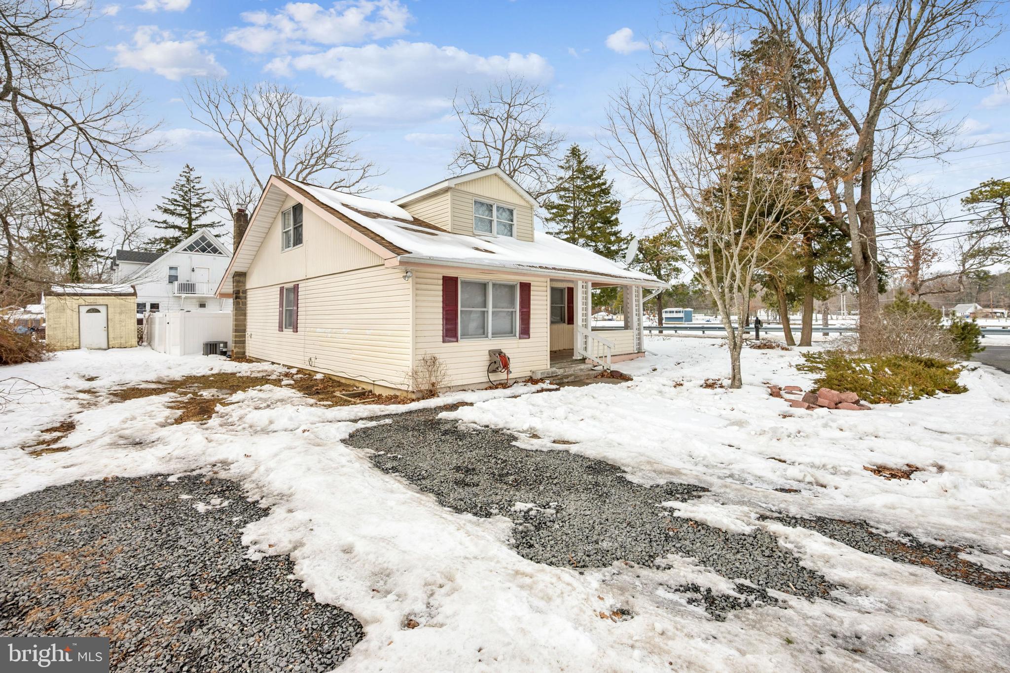 602 S LAKESHORE DRIVE