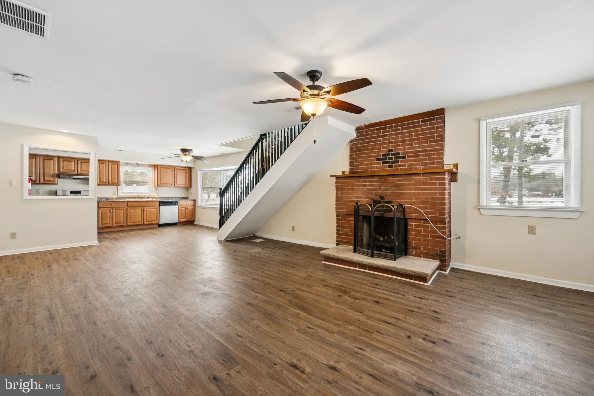 602 S LAKESHORE DRIVE