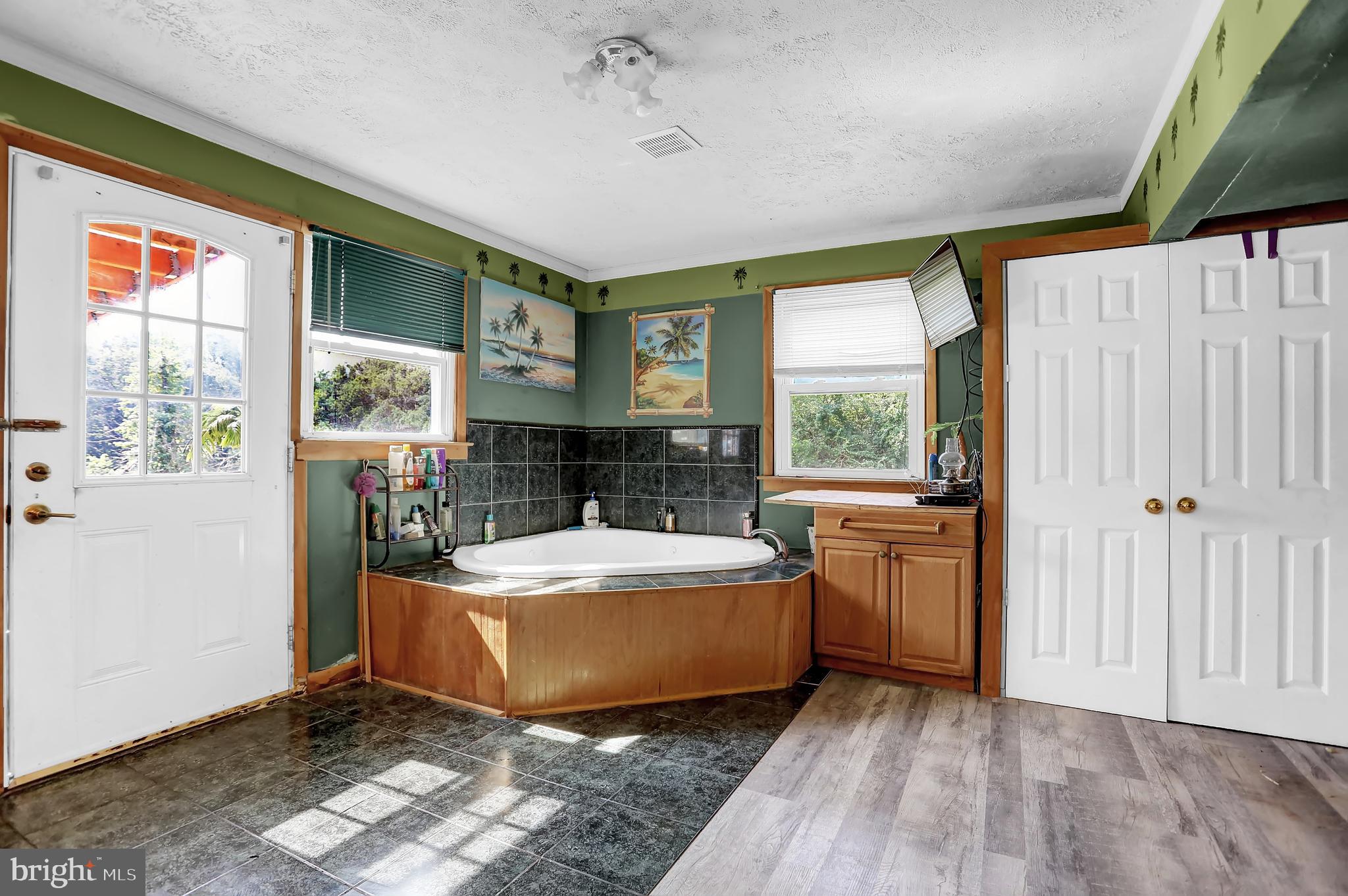 JARRETTSVILLE - Residential