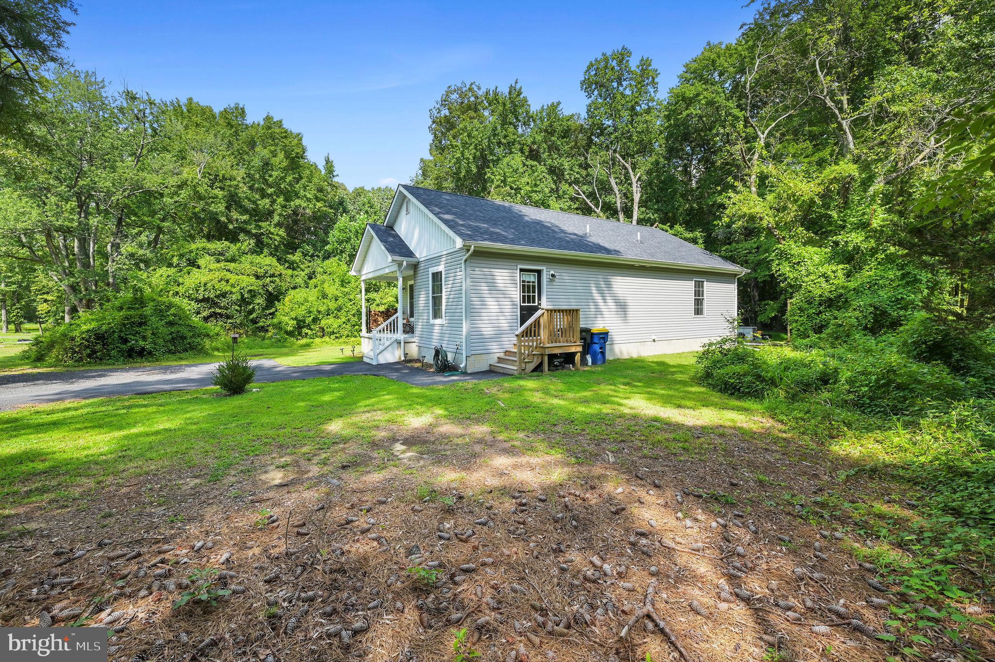 1362 W COLLEGE ROAD