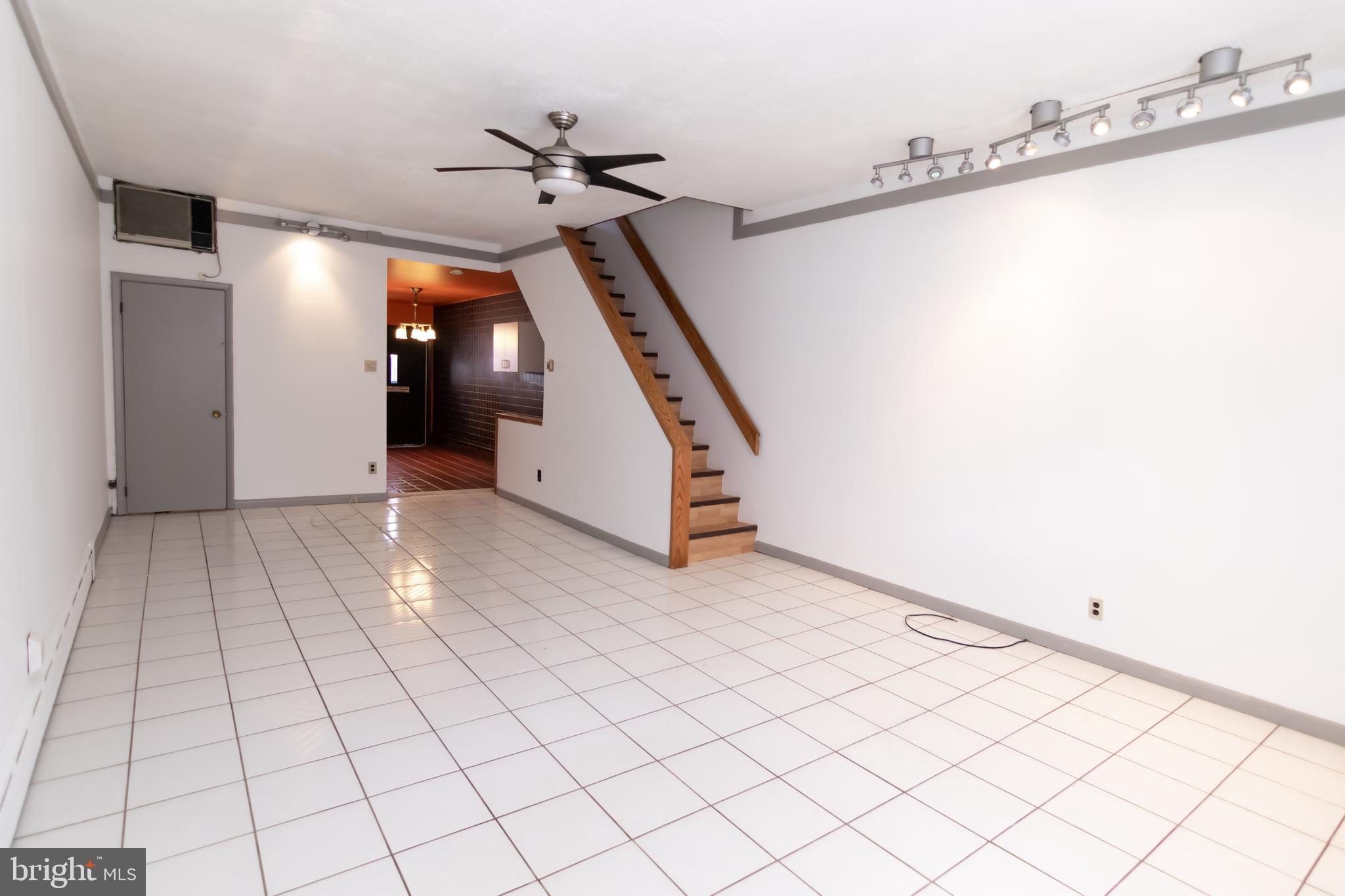 GIRARD ESTATES - Residential