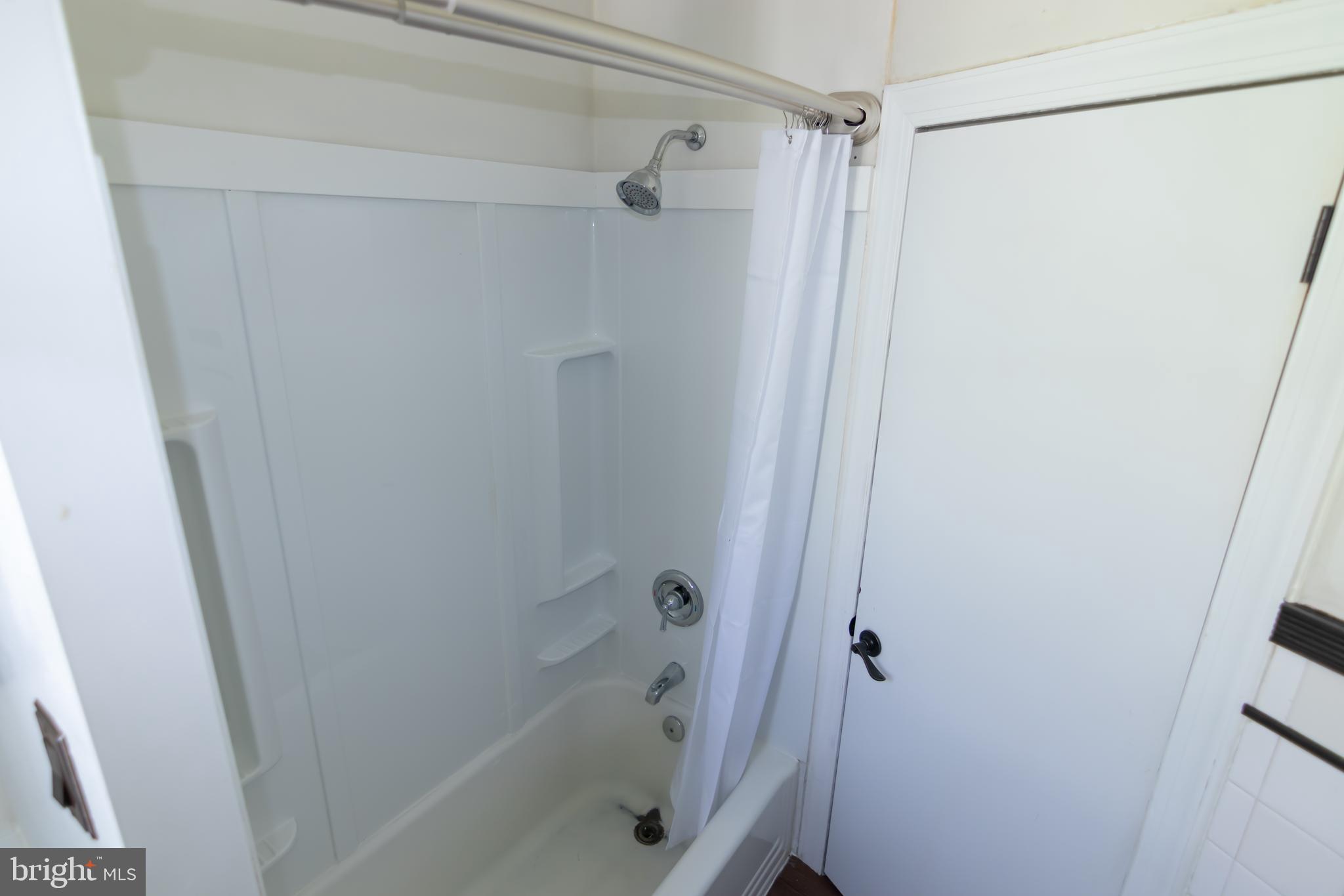 GIRARD ESTATES - Residential