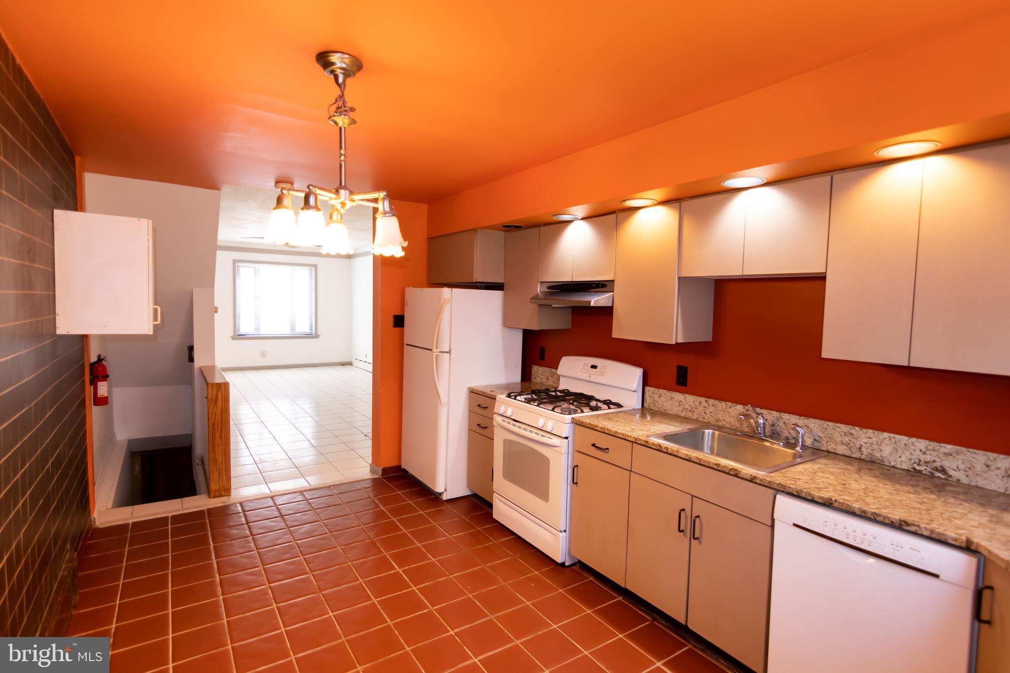 GIRARD ESTATES - Residential