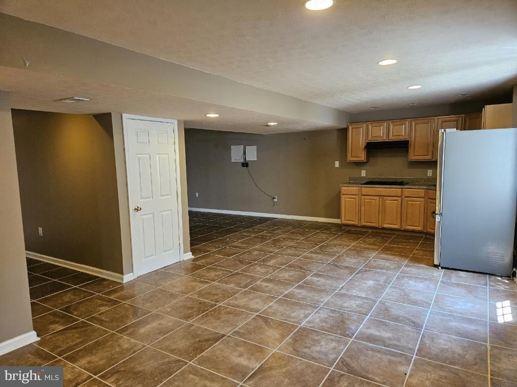 PEMBROOKE - Residential Lease