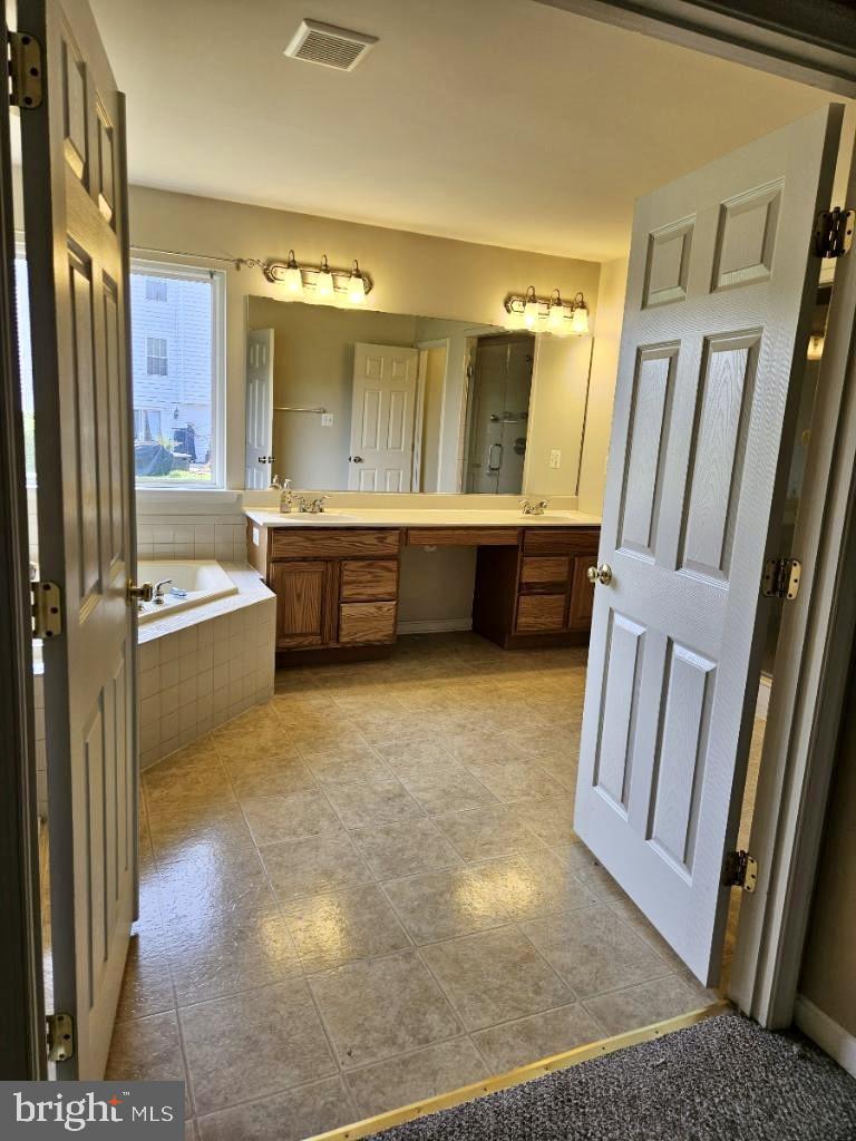 PEMBROOKE - Residential Lease