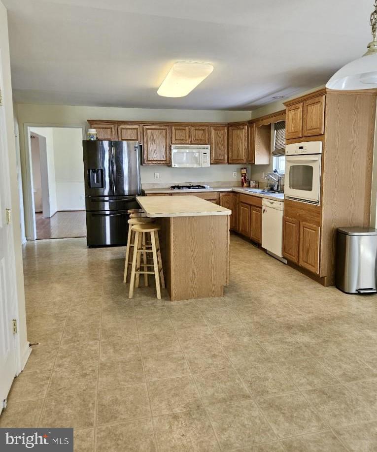 PEMBROOKE - Residential Lease