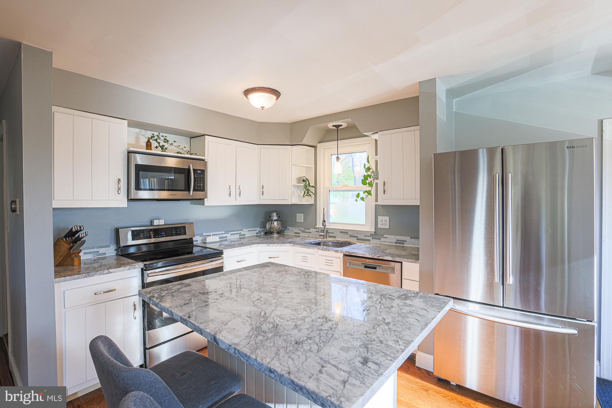 QUAKER HILLS - Residential