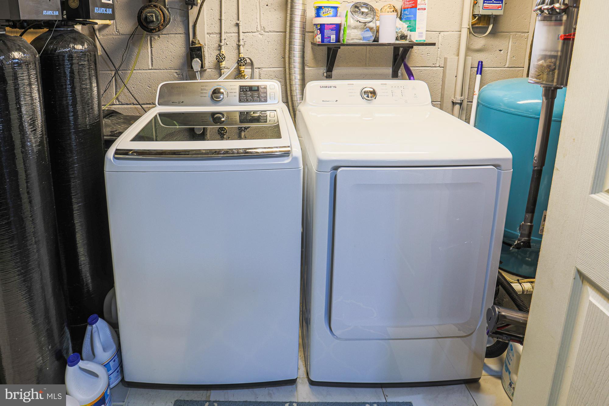 QUAKER HILLS - Residential