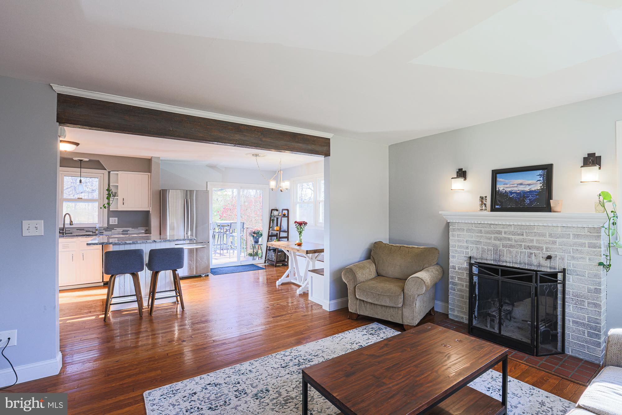 QUAKER HILLS - Residential