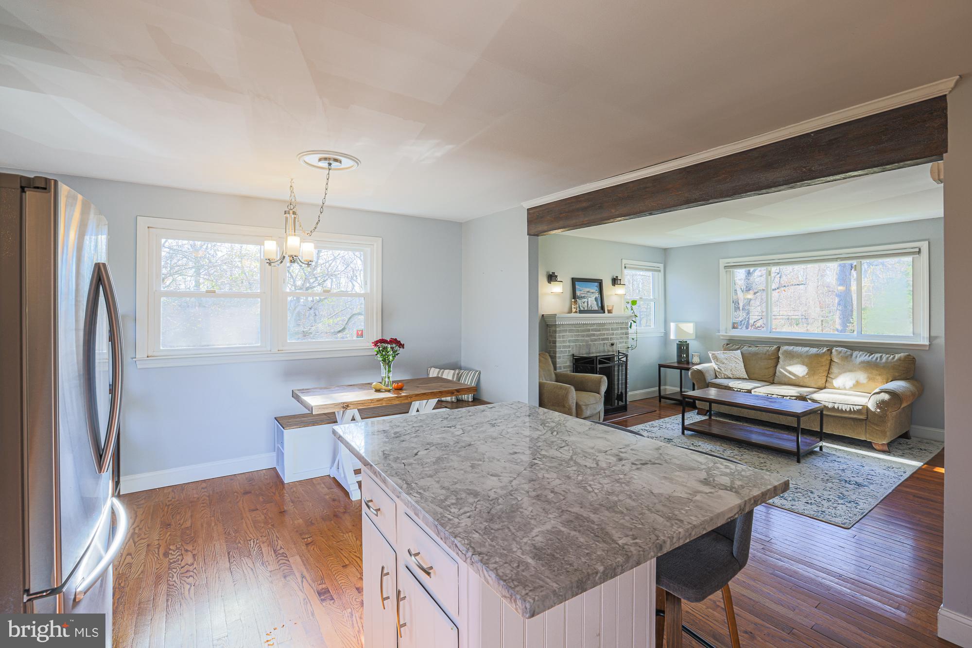 QUAKER HILLS - Residential