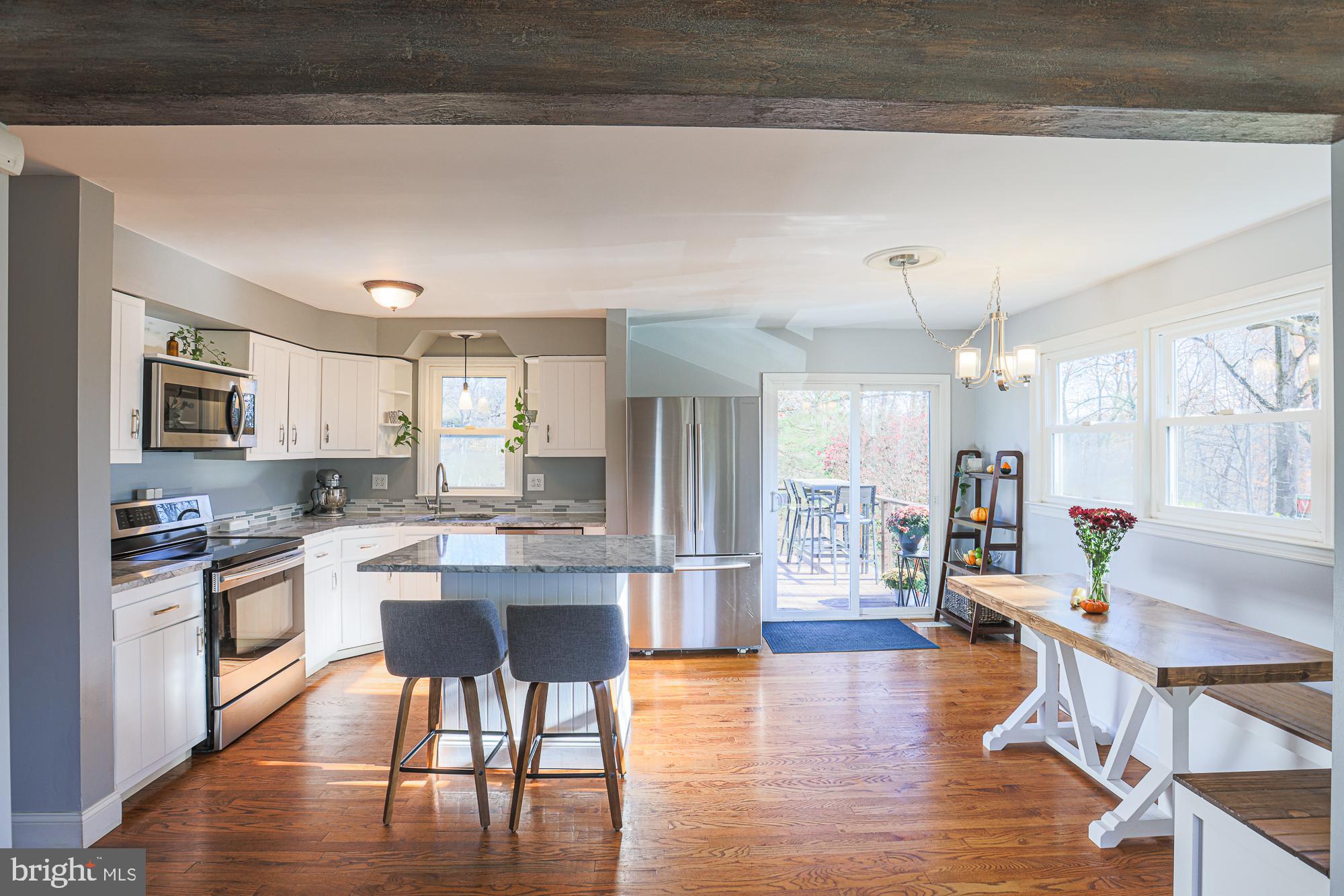 QUAKER HILLS - Residential