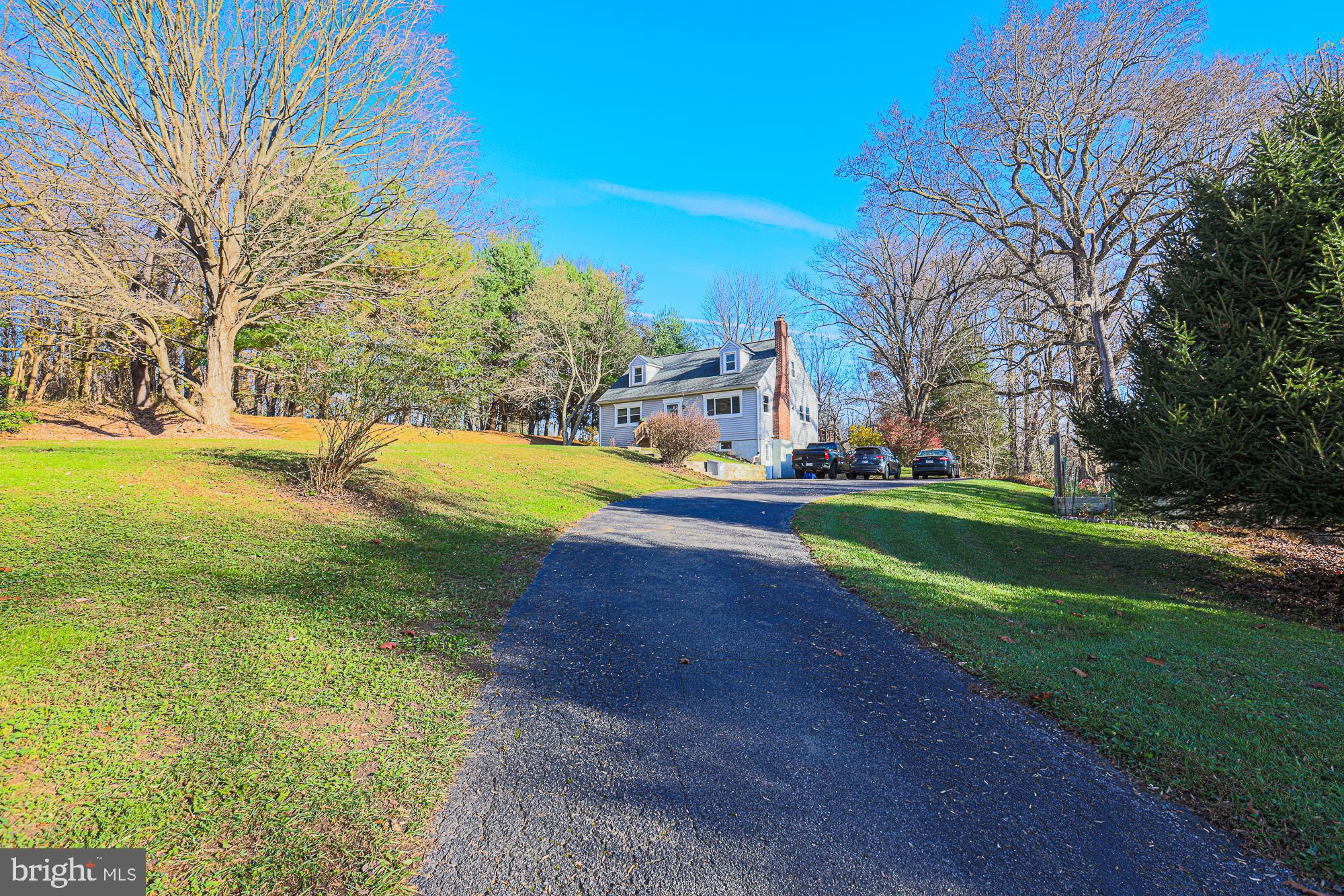 QUAKER HILLS - Residential