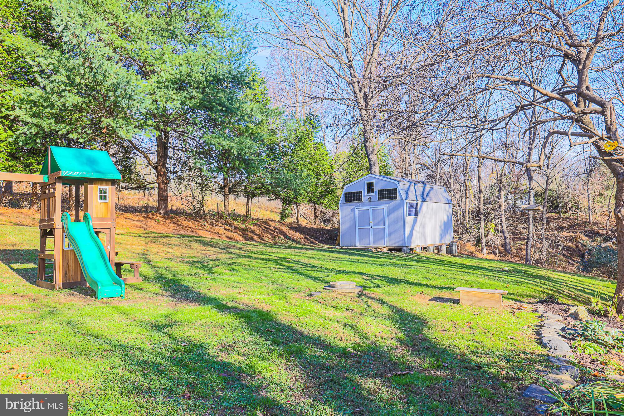 QUAKER HILLS - Residential