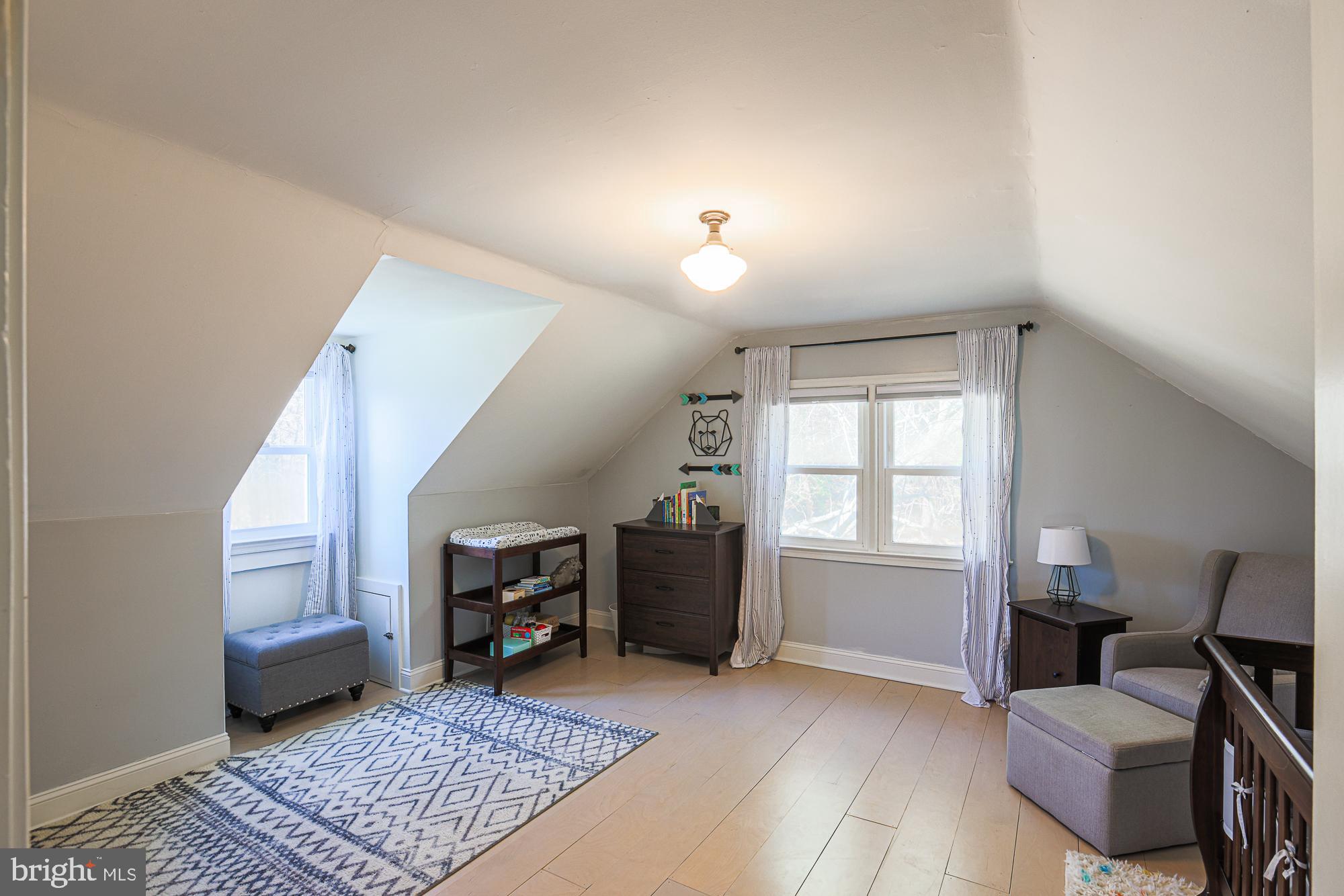 QUAKER HILLS - Residential