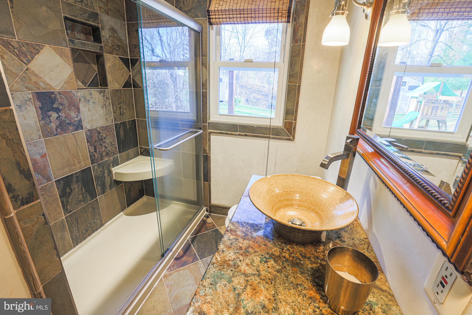 QUAKER HILLS - Residential