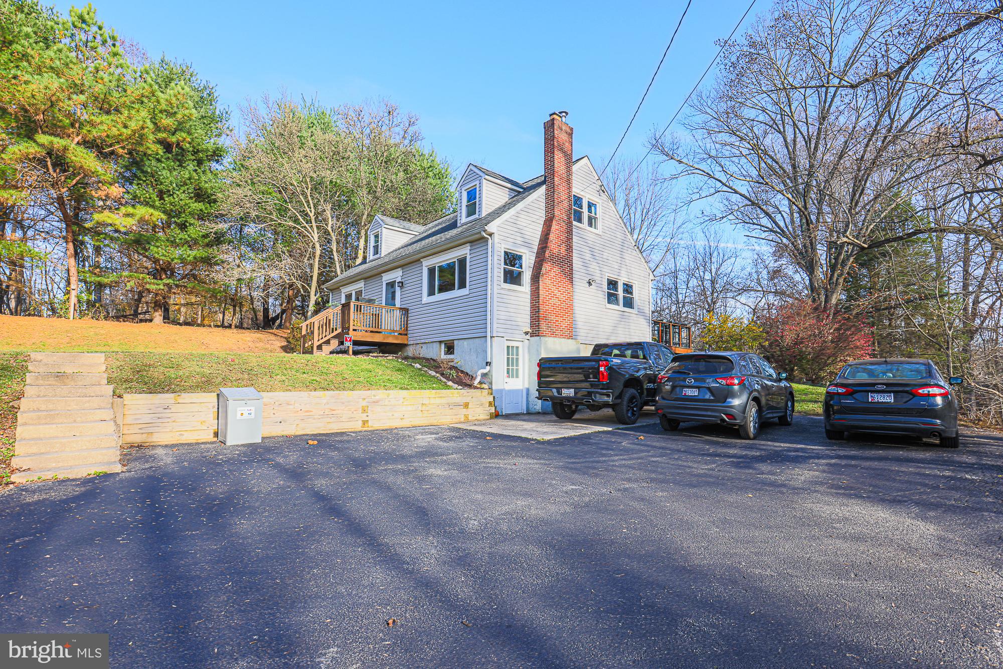 QUAKER HILLS - Residential