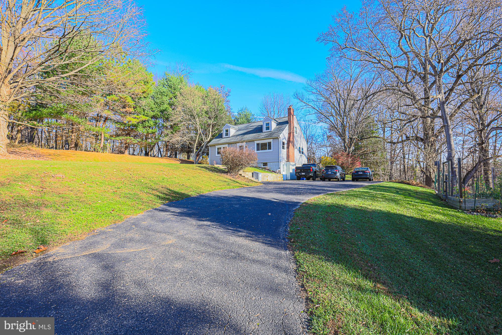 QUAKER HILLS - Residential