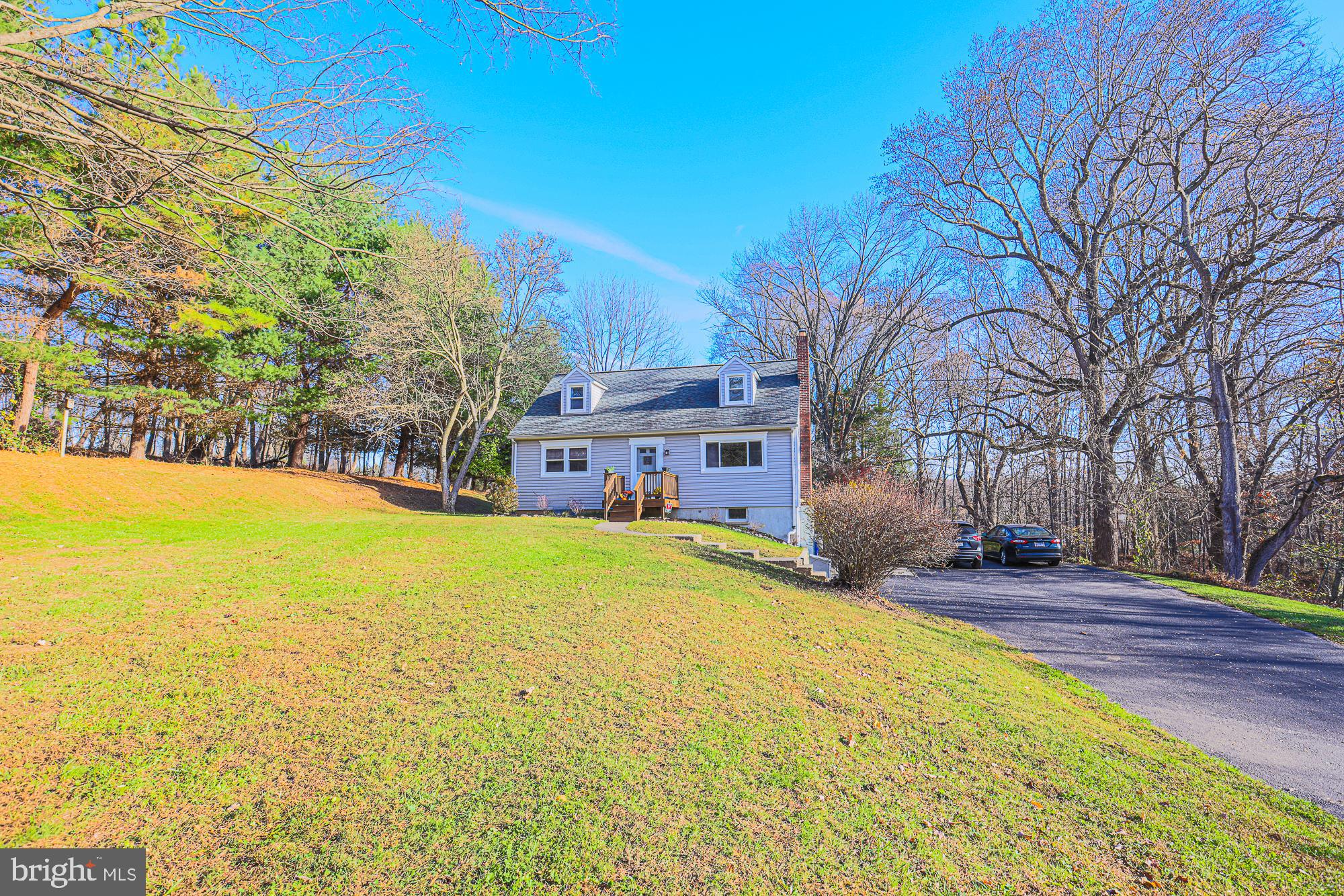 QUAKER HILLS - Residential